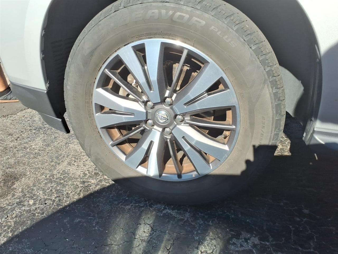 Nissan Pathfinder  2017