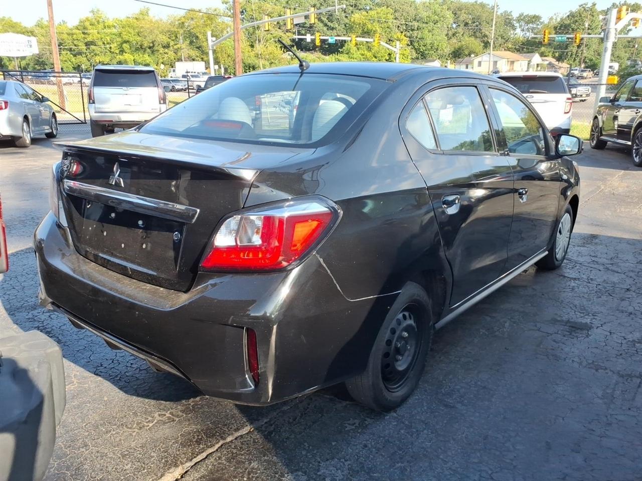 Mitsubishi Mirage G4  2022
