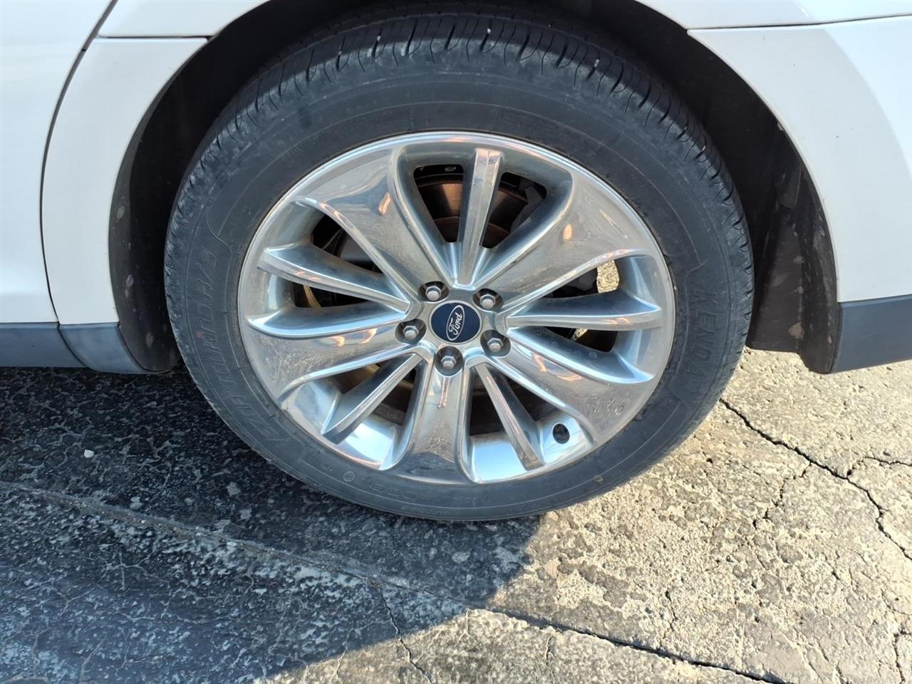 Ford Taurus  2010