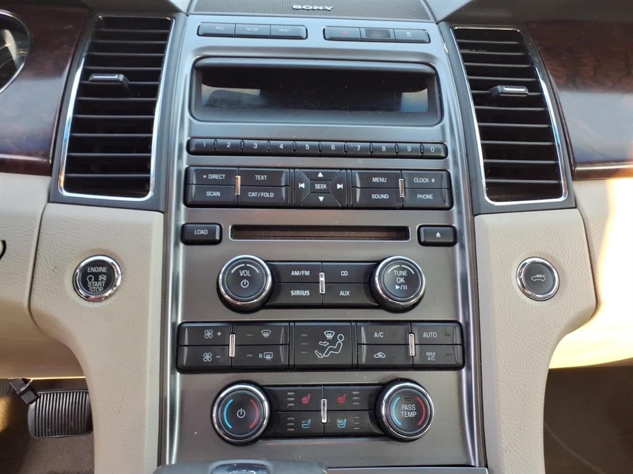 Ford Taurus  2010