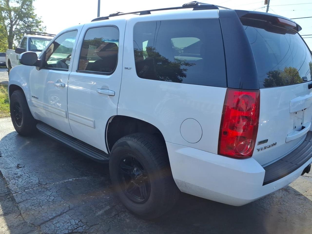 GMC Yukon  2011