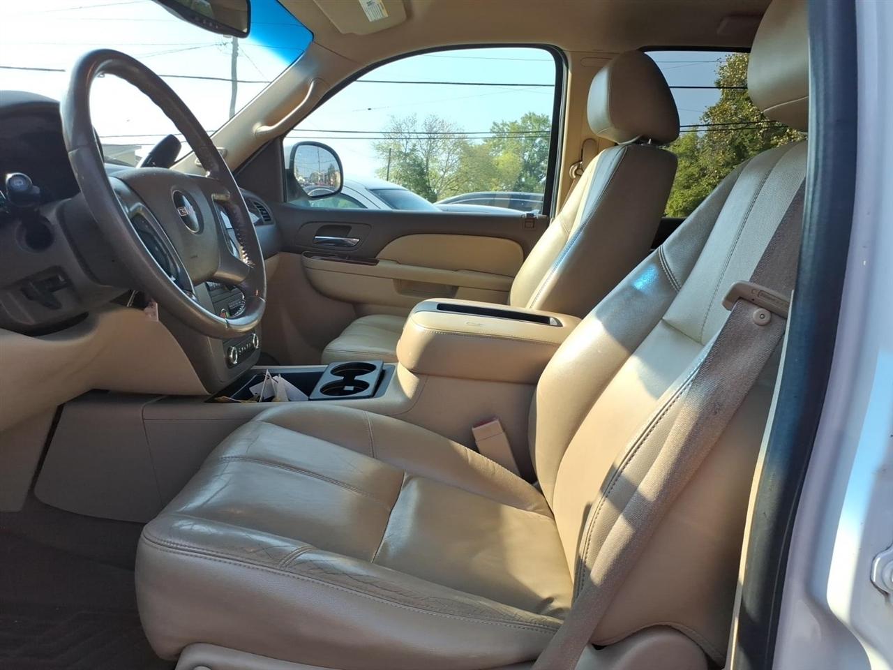GMC Yukon  2011