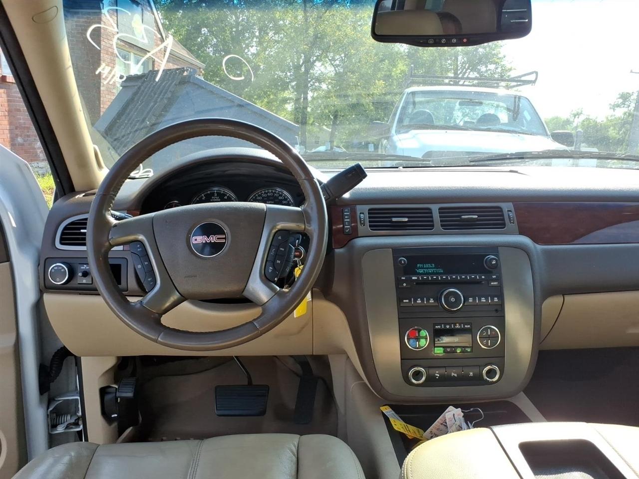 GMC Yukon  2011