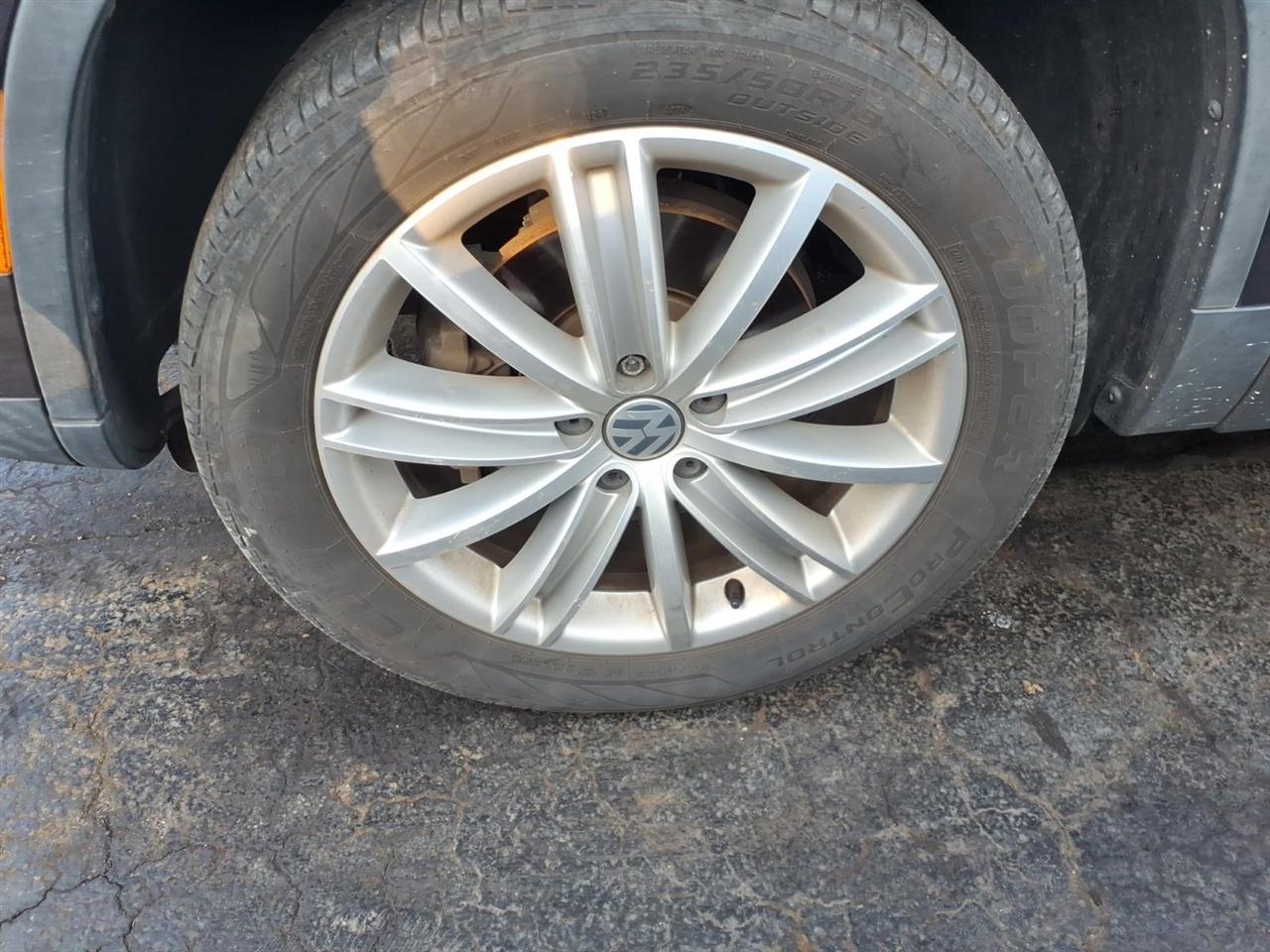 Volkswagen Tiguan  2016