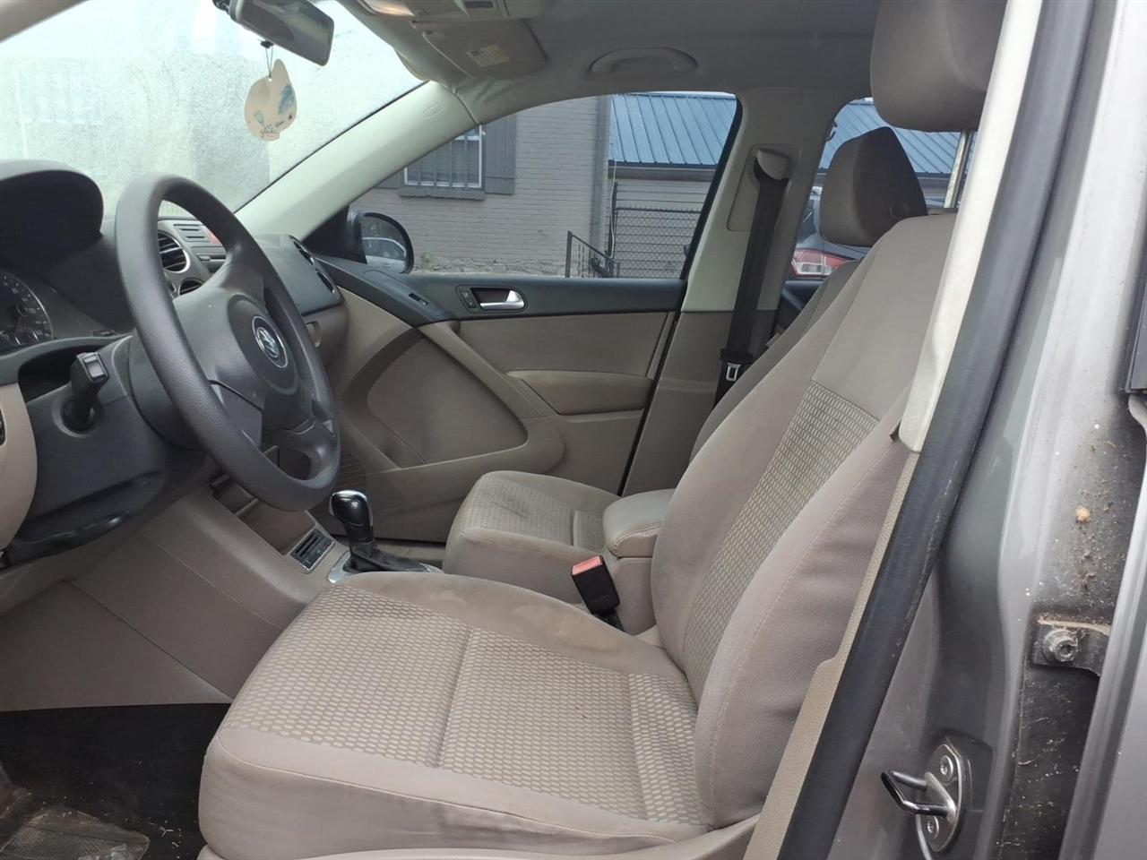 Volkswagen Tiguan  2011