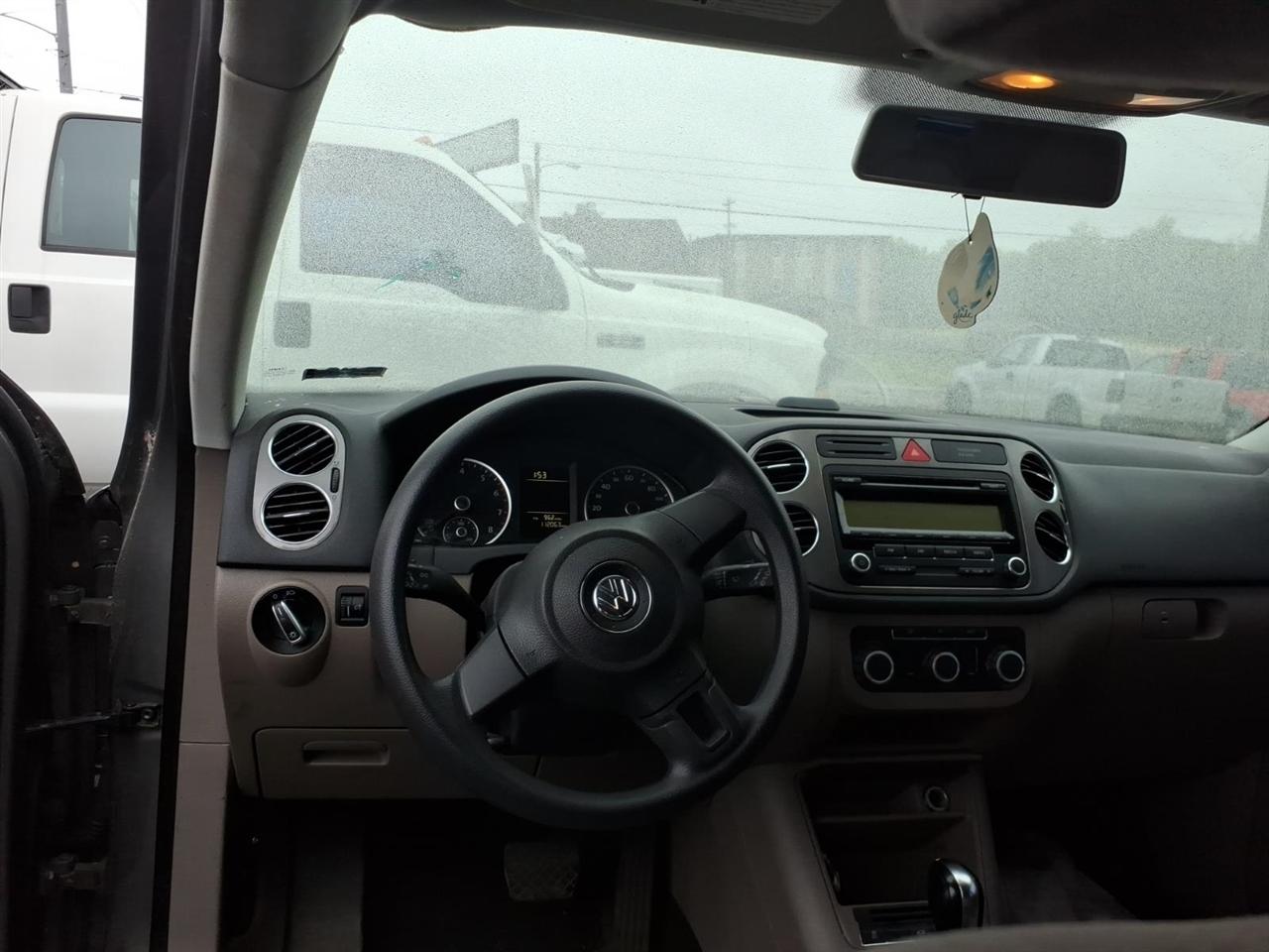 Volkswagen Tiguan  2011