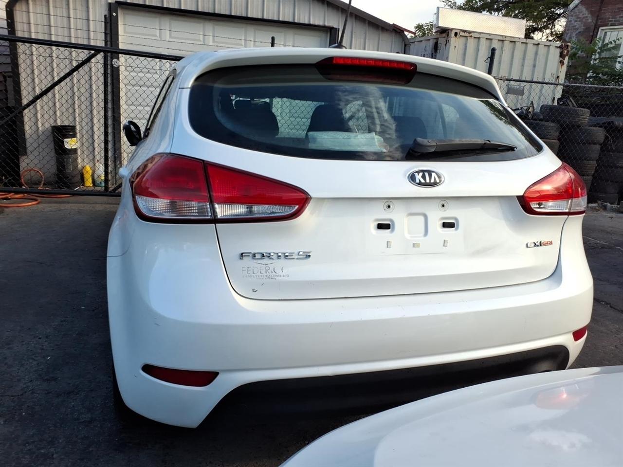 Kia Forte 5-Door  2015