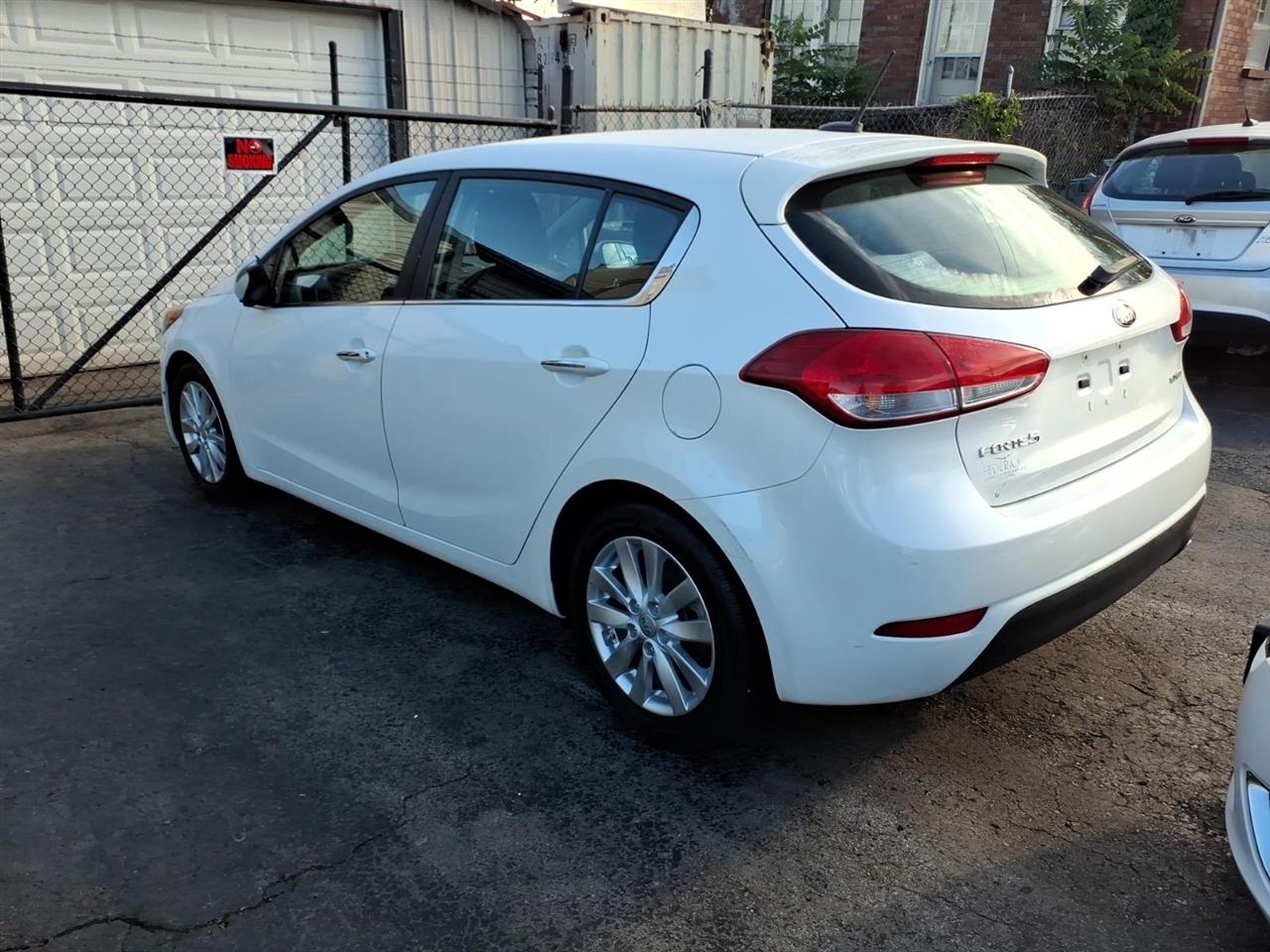 Kia Forte 5-Door  2015
