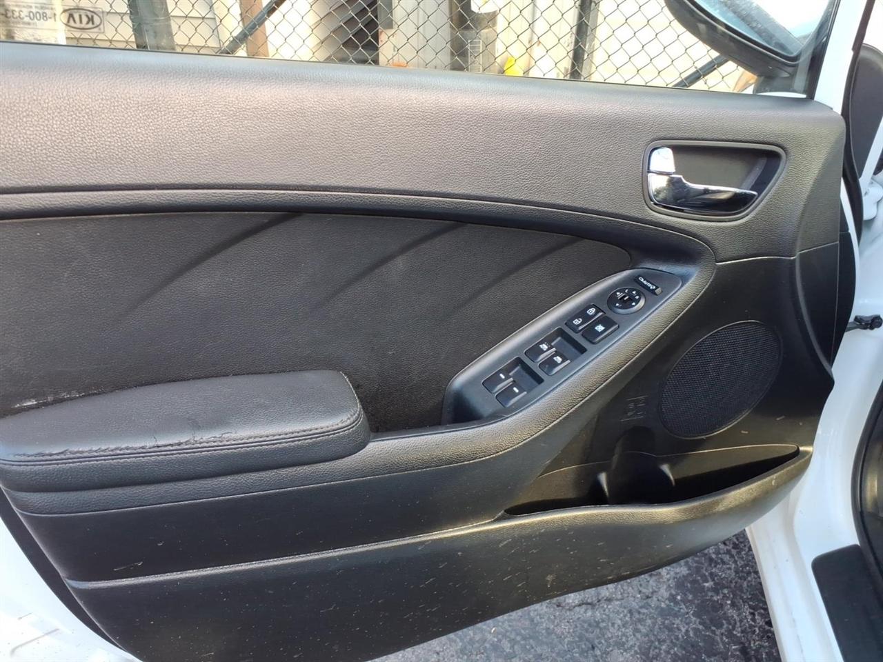Kia Forte 5-Door  2015