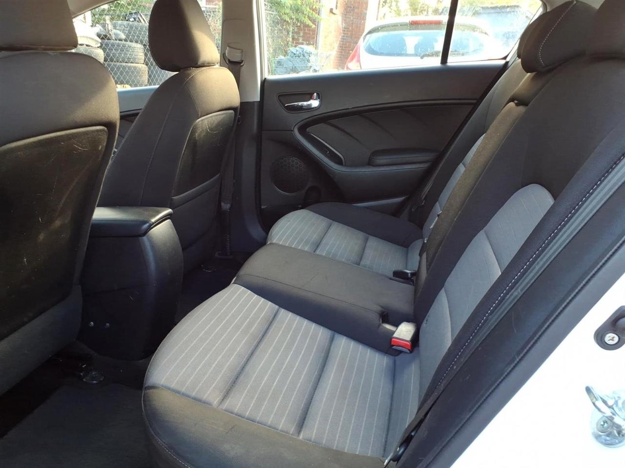 Kia Forte 5-Door  2015