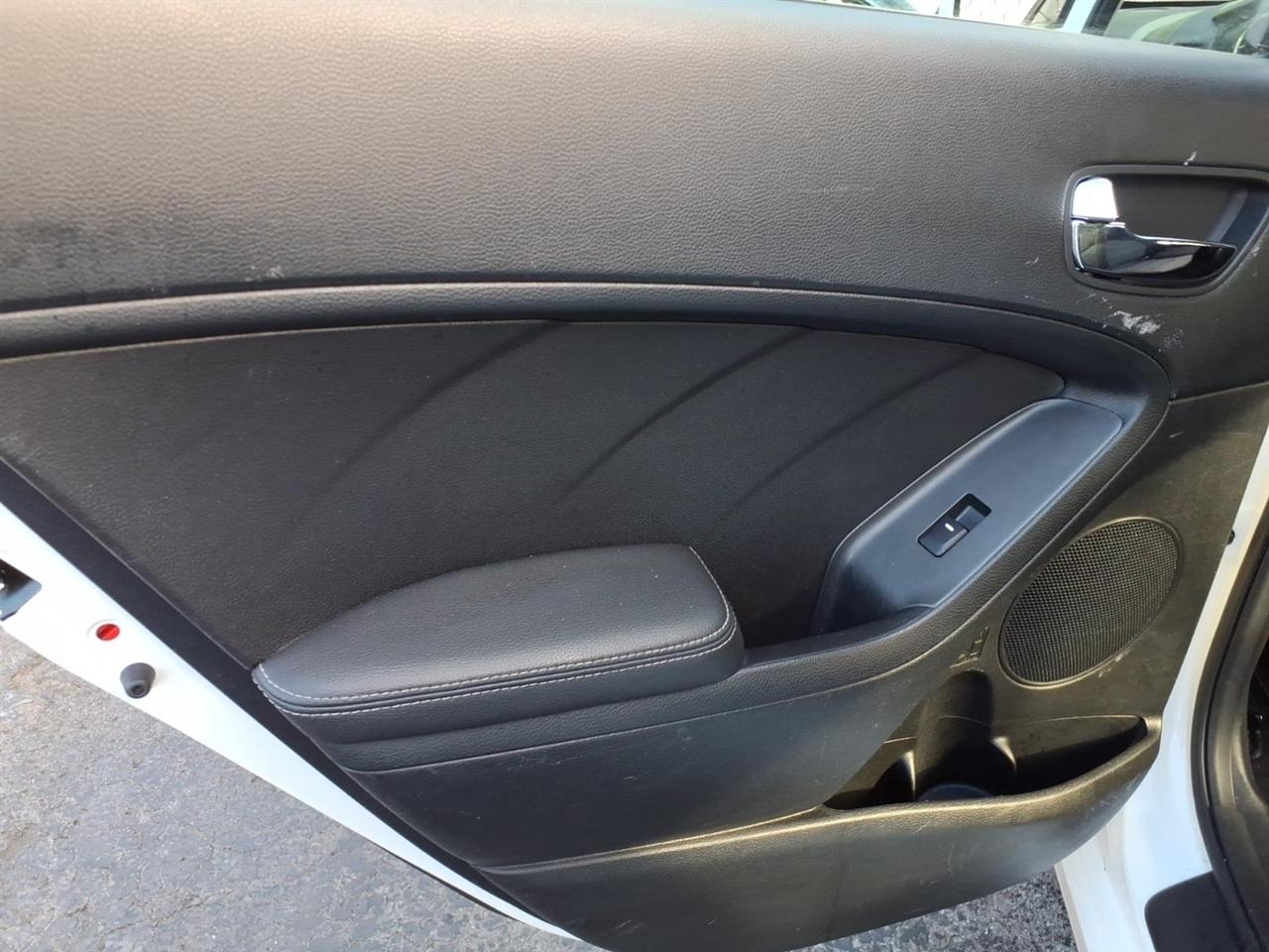 Kia Forte 5-Door  2015