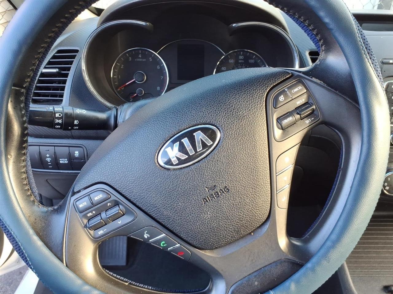 Kia Forte 5-Door  2015