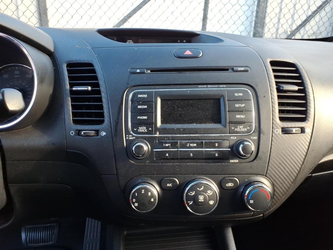 Kia Forte 5-Door  2015