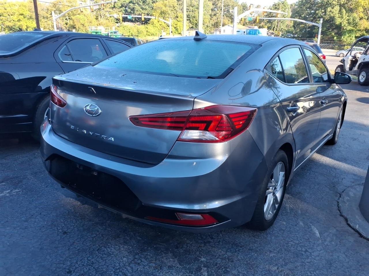 Hyundai Elantra  2019