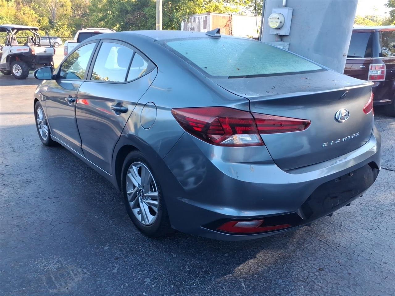 Hyundai Elantra  2019
