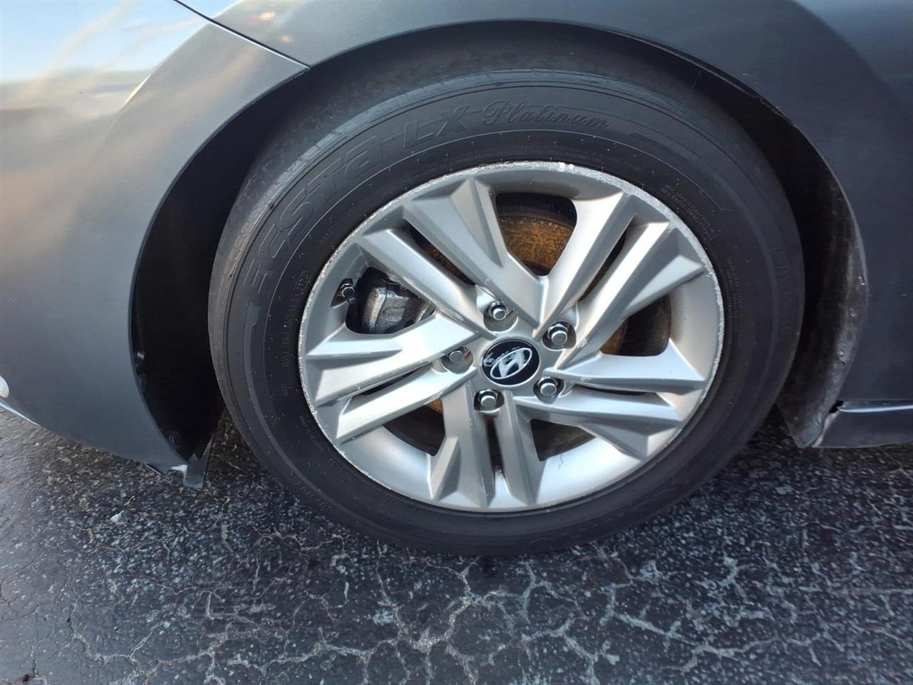 Hyundai Elantra  2019