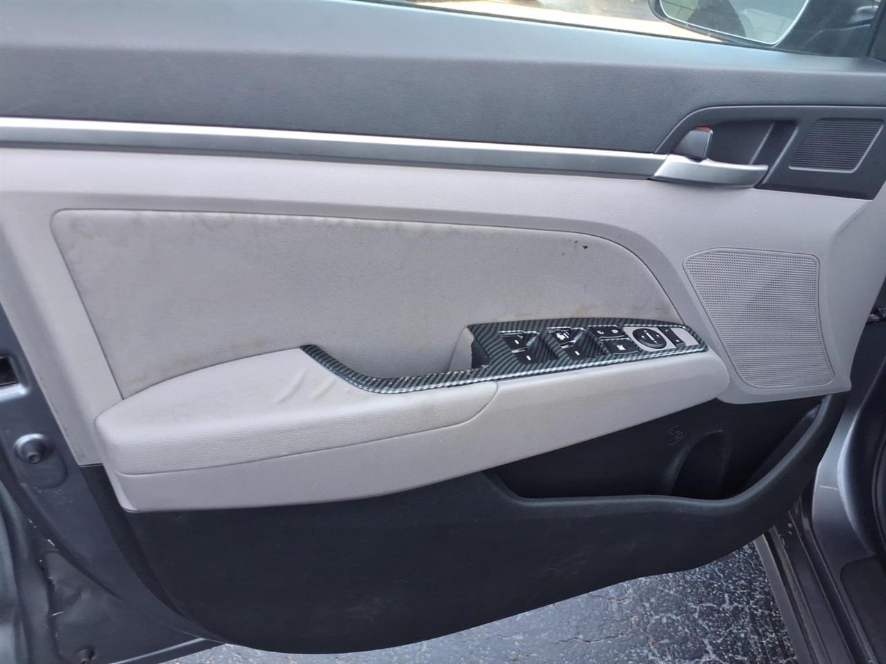 Hyundai Elantra  2019