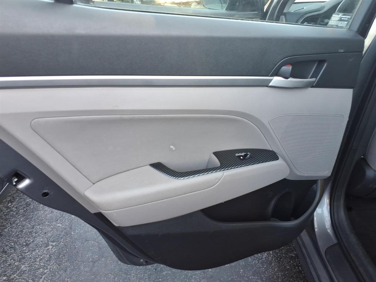 Hyundai Elantra  2019