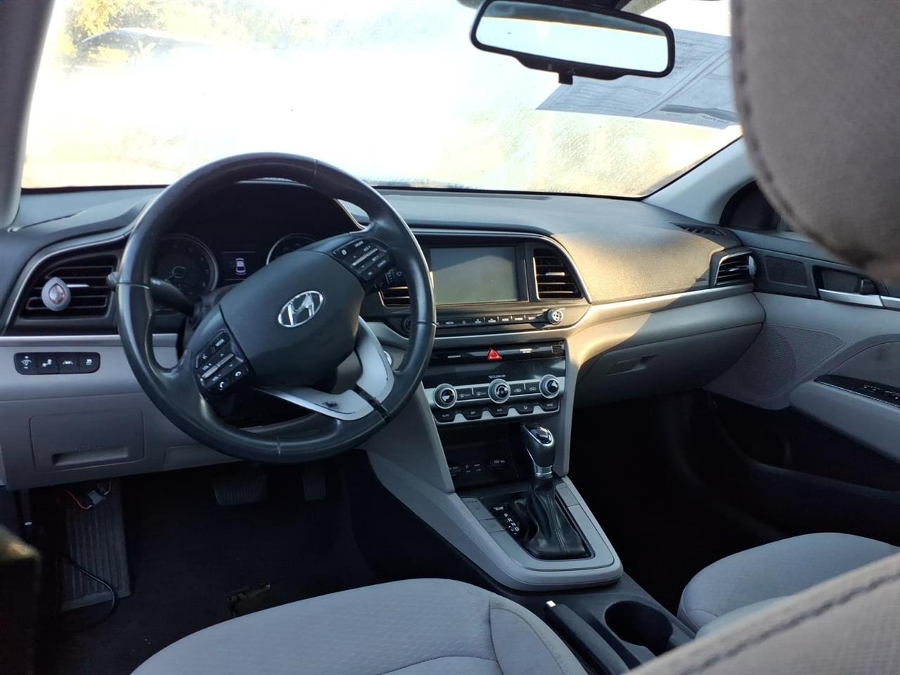 Hyundai Elantra  2019
