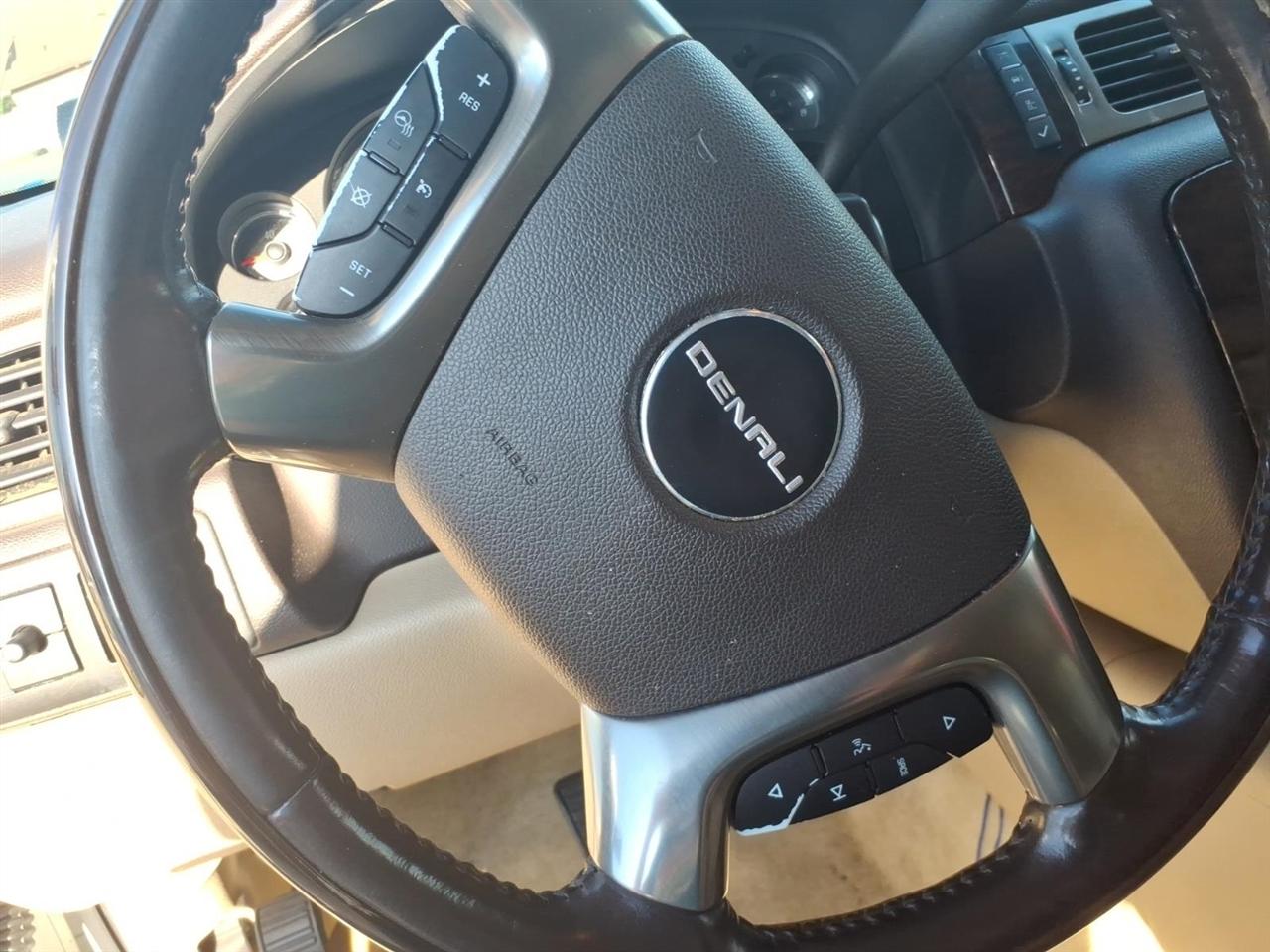 GMC Yukon Denali  2007