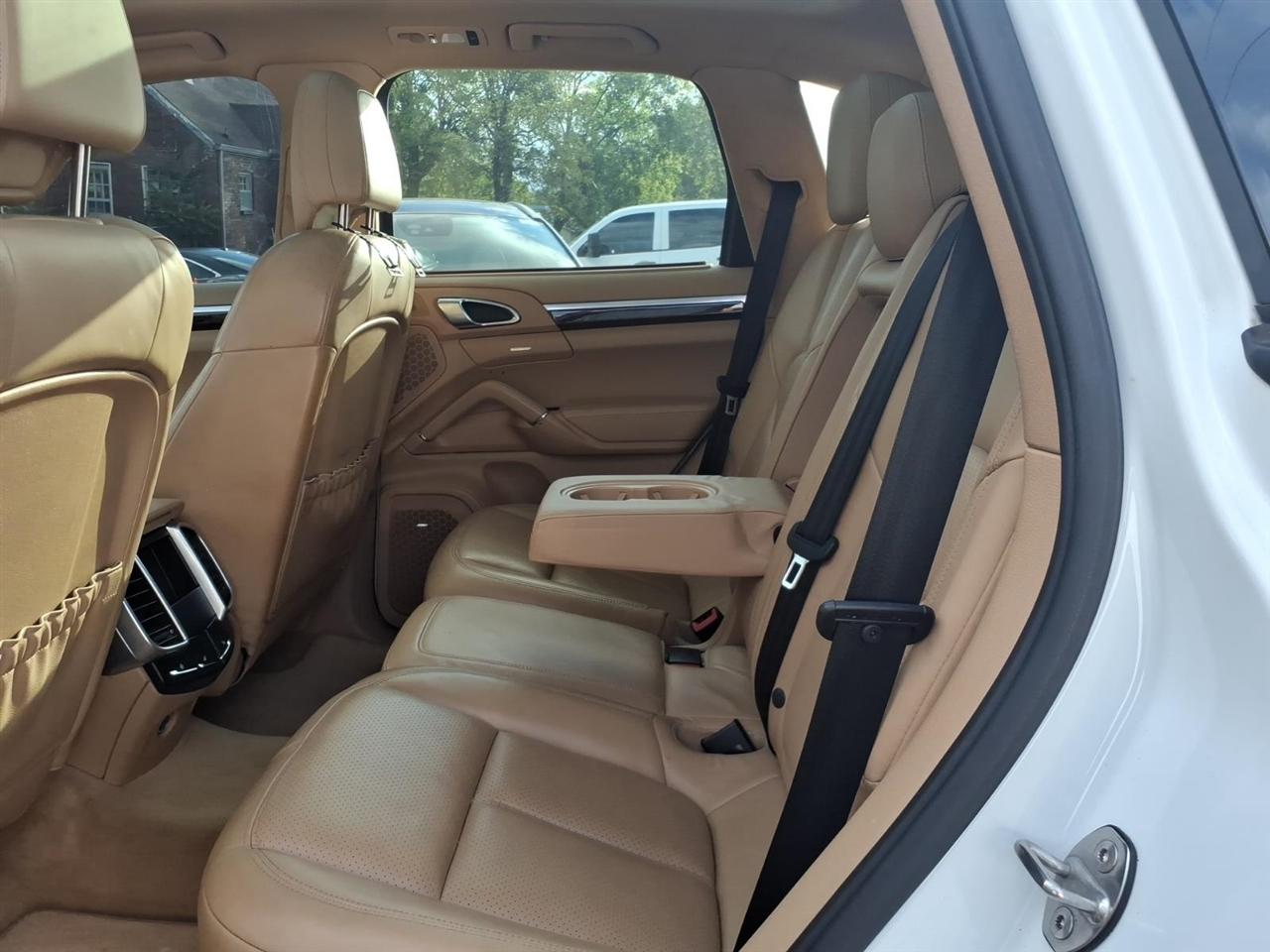 Porsche Cayenne  2012