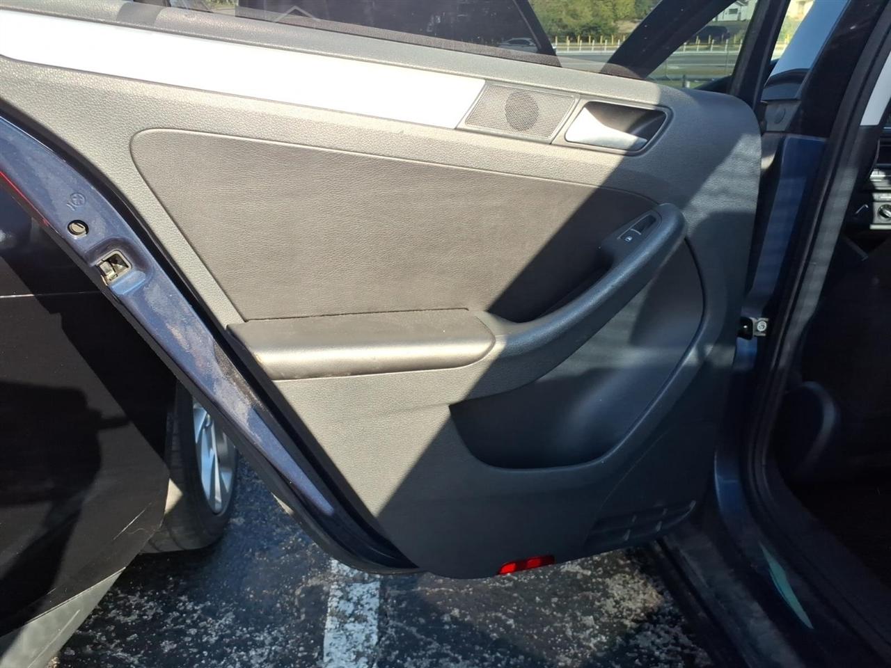 Volkswagen Jetta Sedan  2014