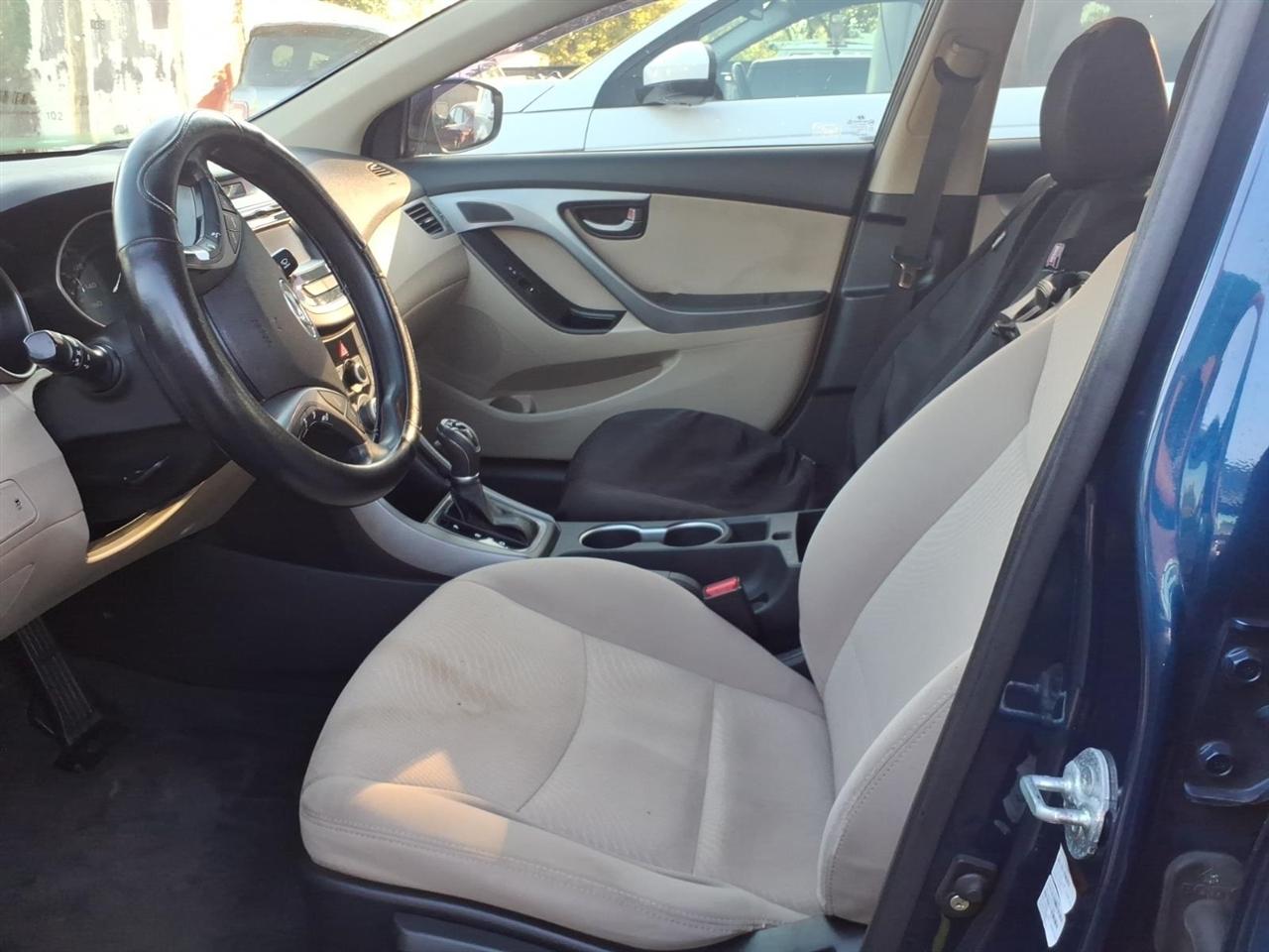 Hyundai Elantra  2014