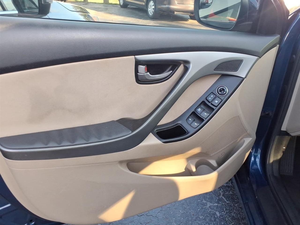Hyundai Elantra  2014