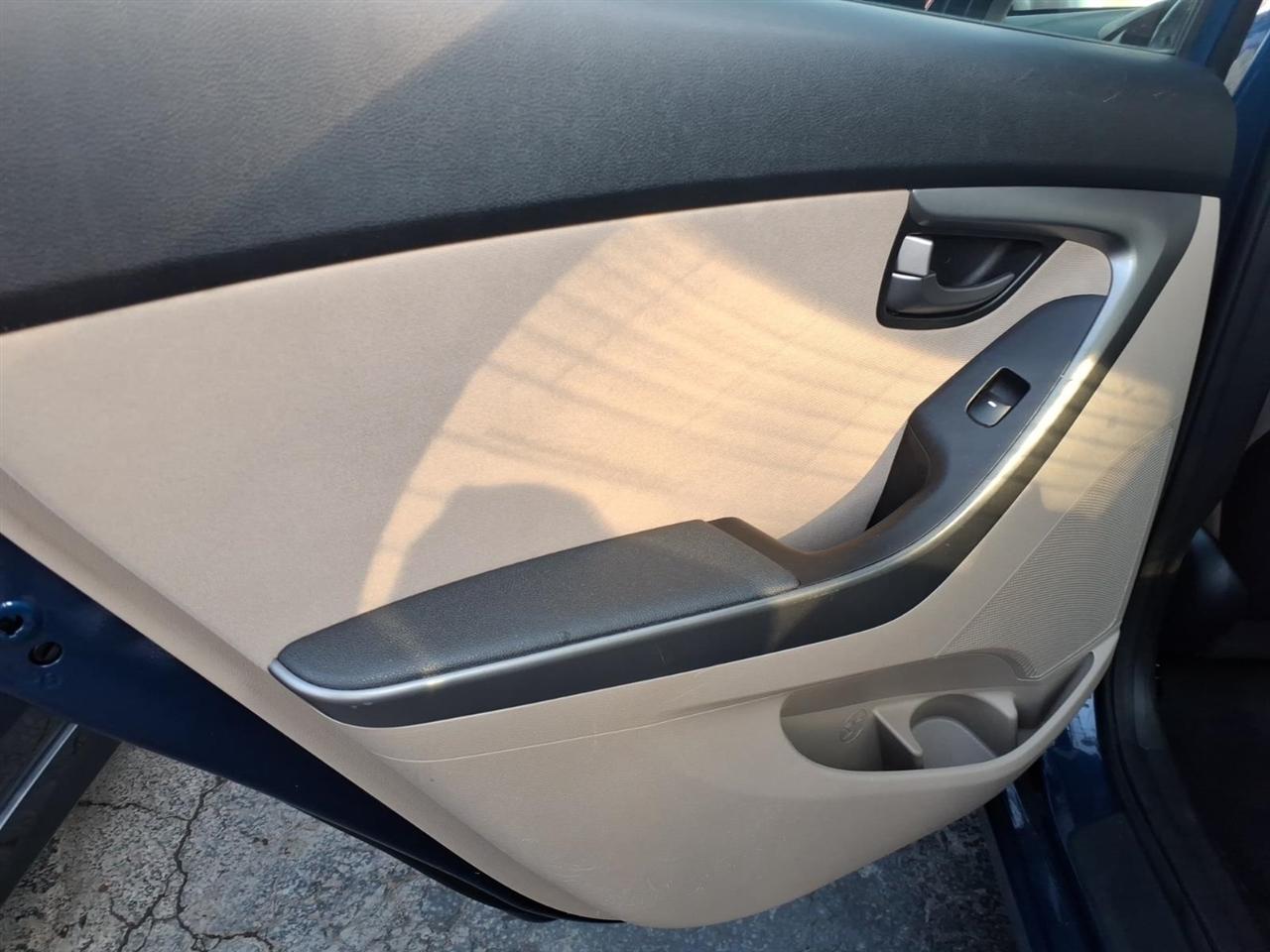 Hyundai Elantra  2014