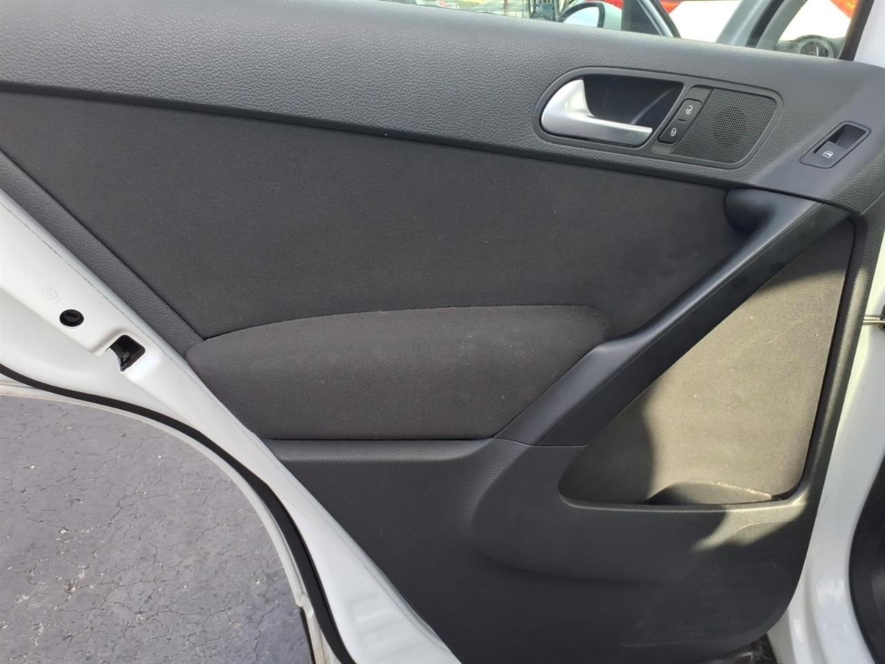 Volkswagen Tiguan  2015