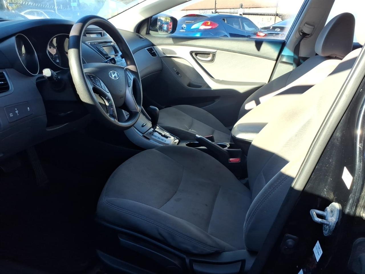 Hyundai Elantra  2013