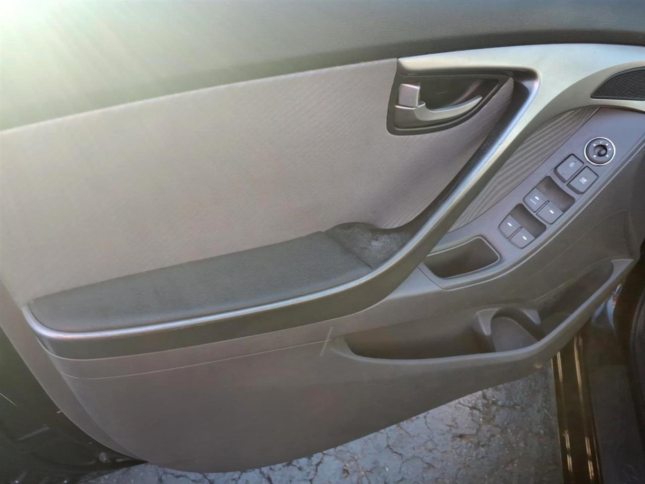 Hyundai Elantra  2013