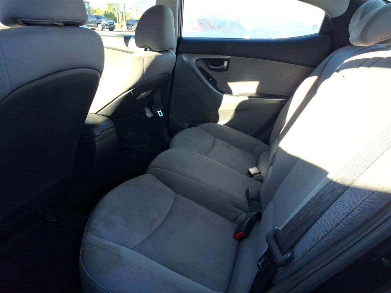 Hyundai Elantra  2013