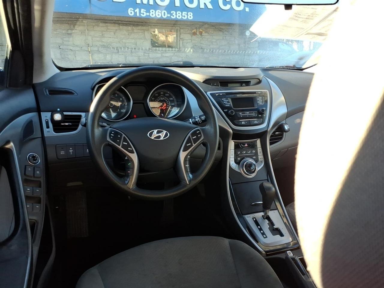 Hyundai Elantra  2013