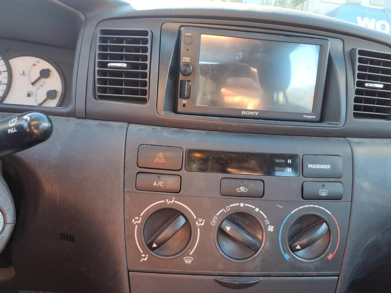 Toyota Corolla  2004