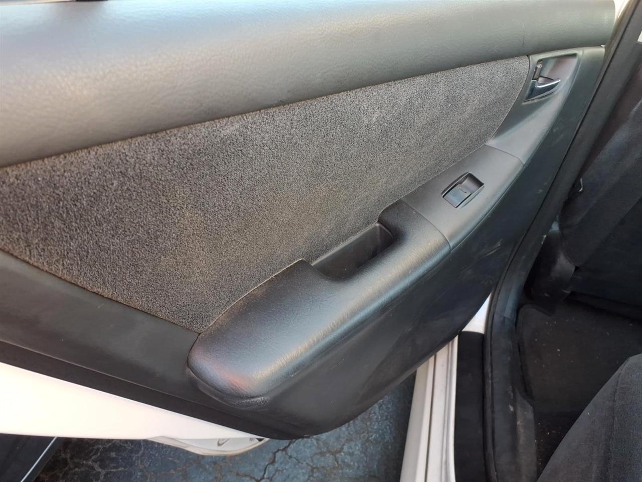 Toyota Corolla  2004