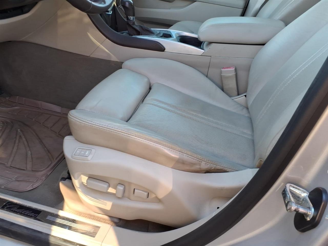 Cadillac SRX  2011