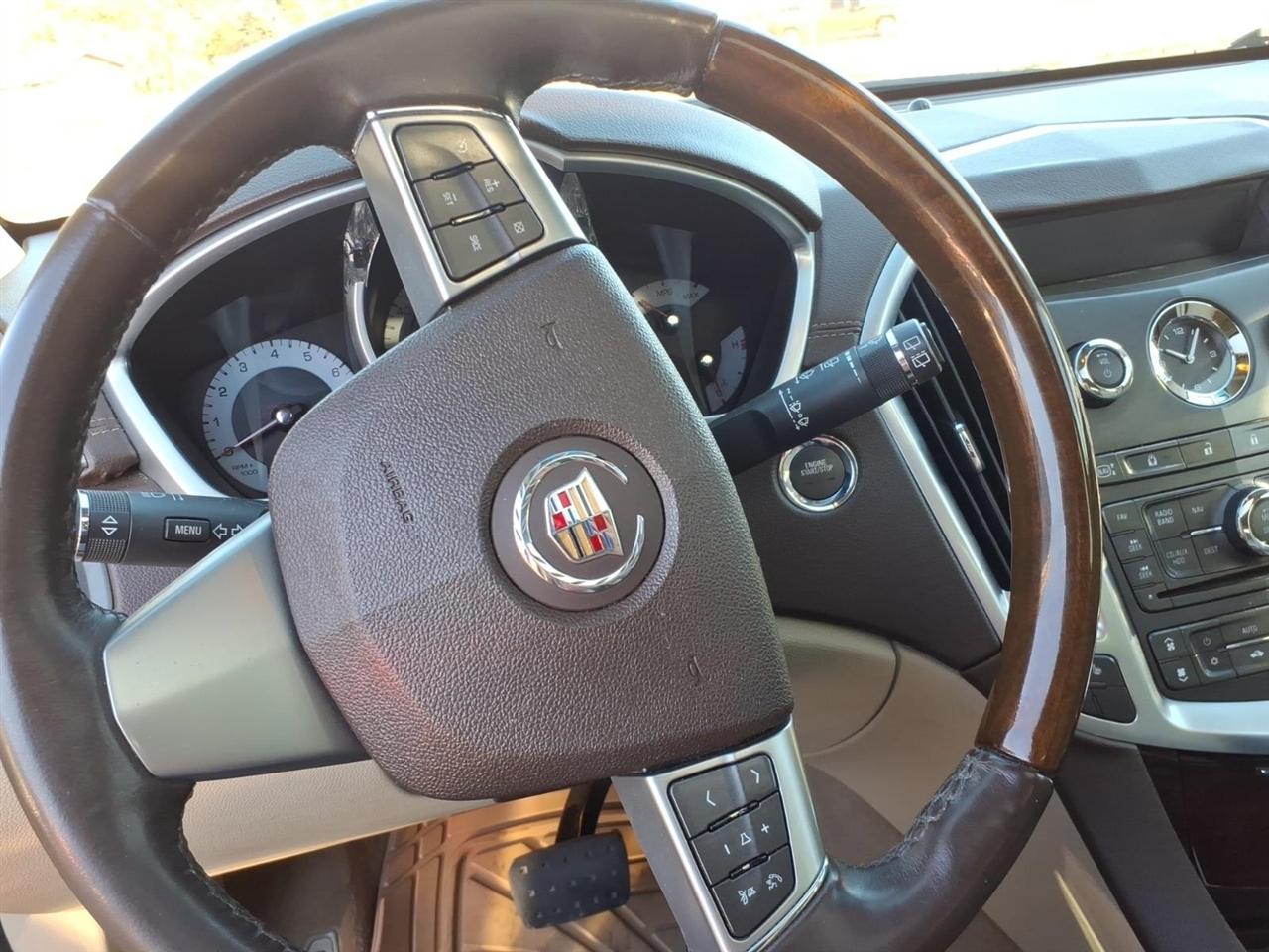 Cadillac SRX  2011