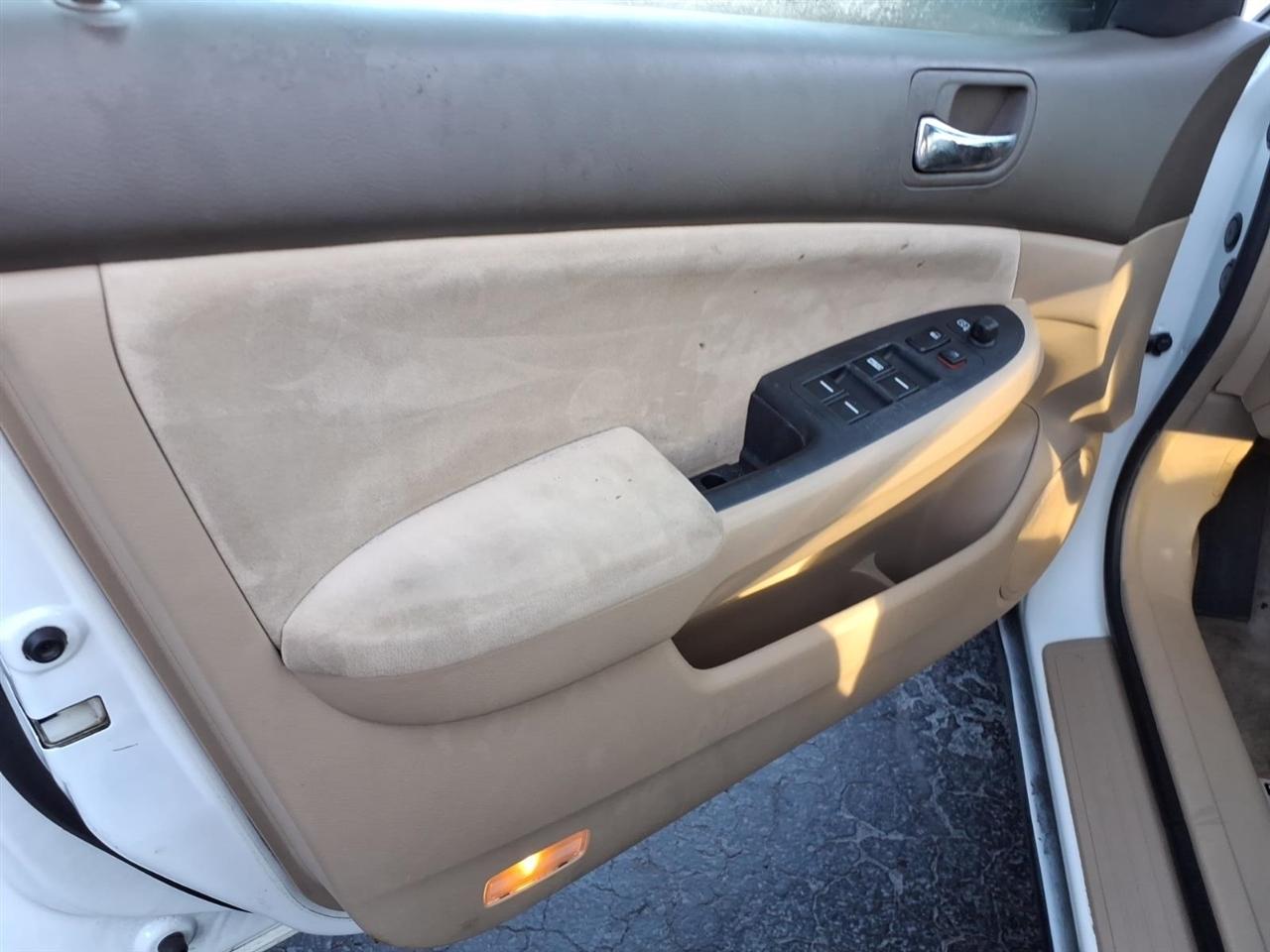 Honda Accord Sdn  2004