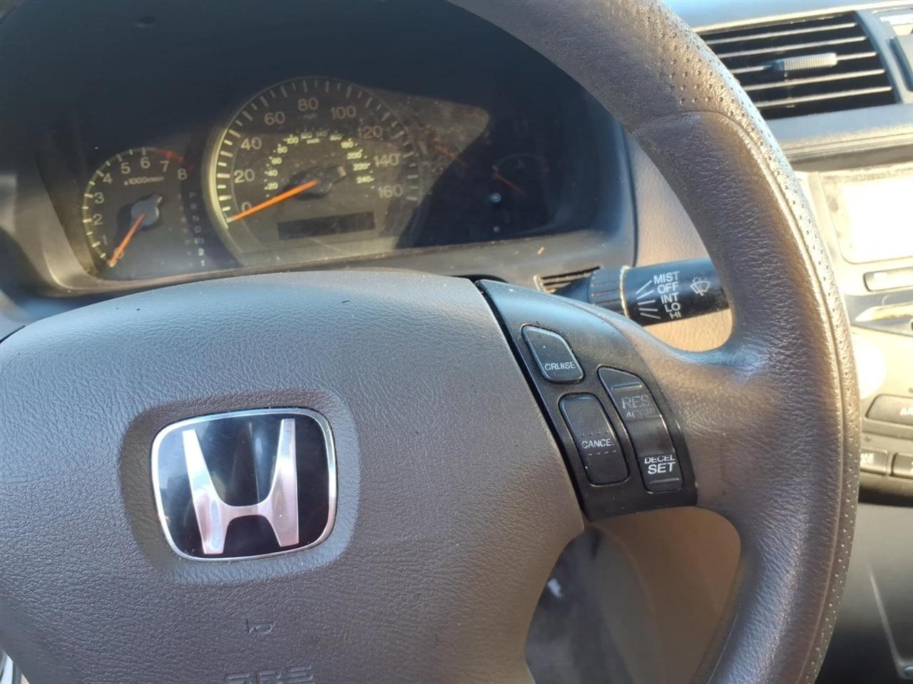 Honda Accord Sdn  2004