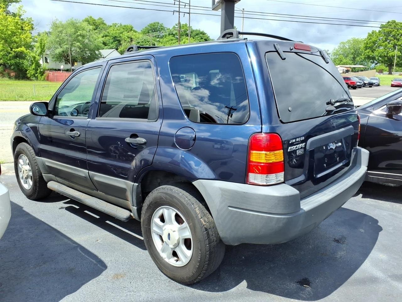 Ford Escape  2004