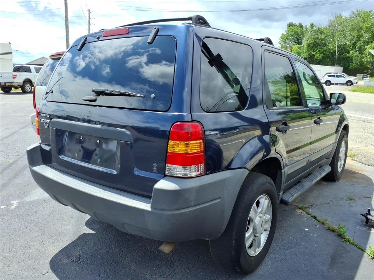Ford Escape  2004