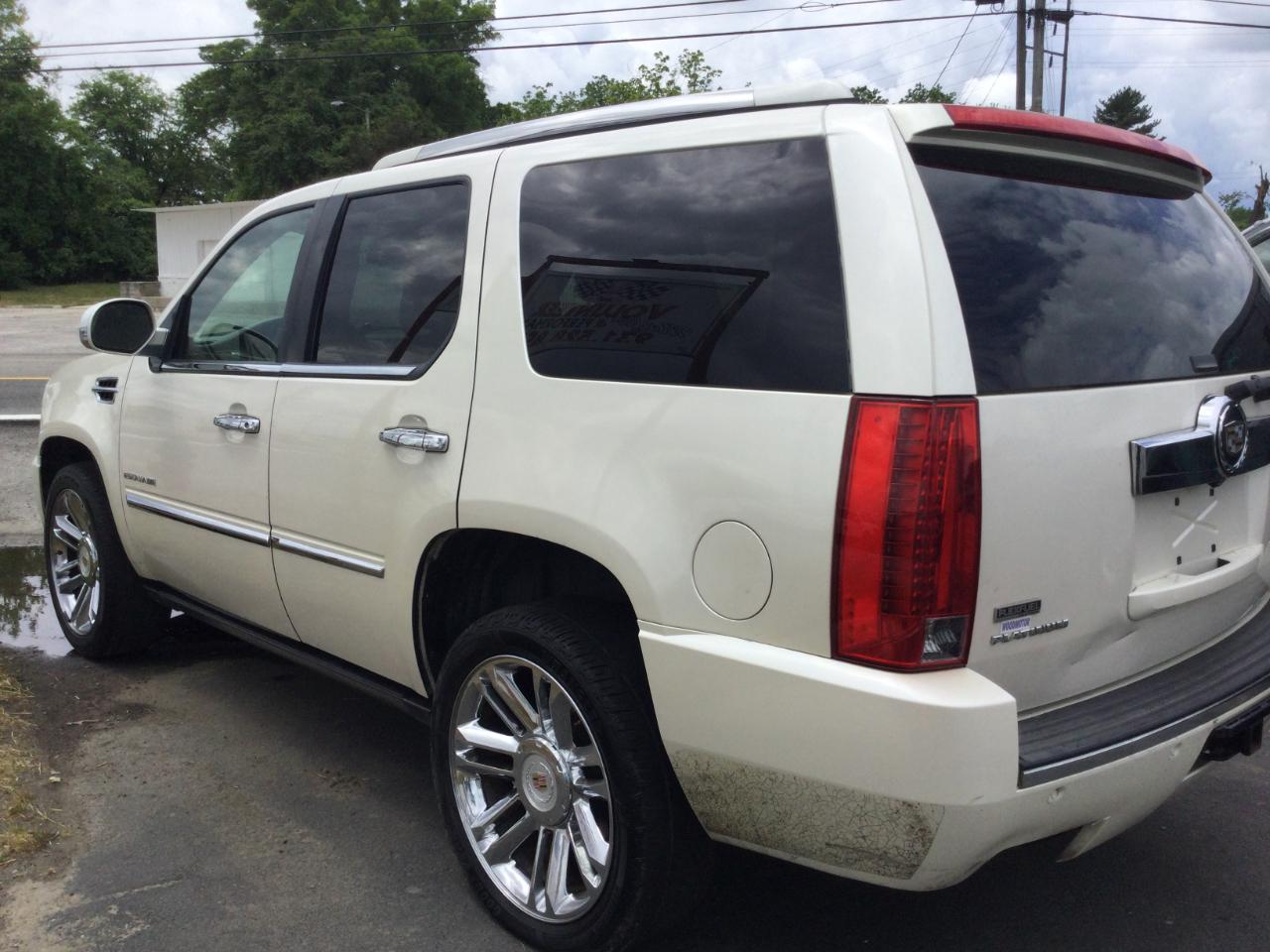 Cadillac Escalade  2012