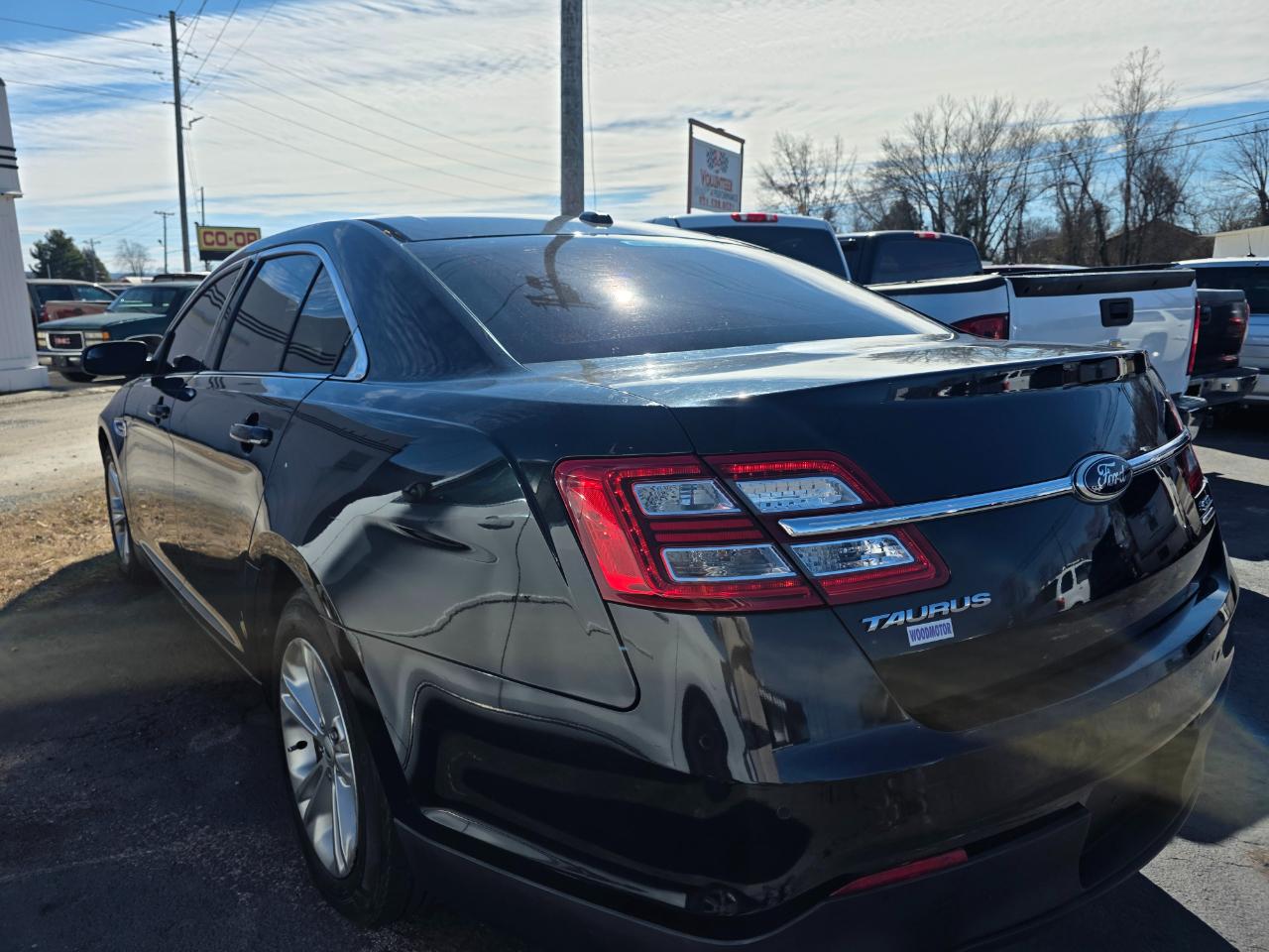 Ford Taurus SEL 4D Sedan 2013