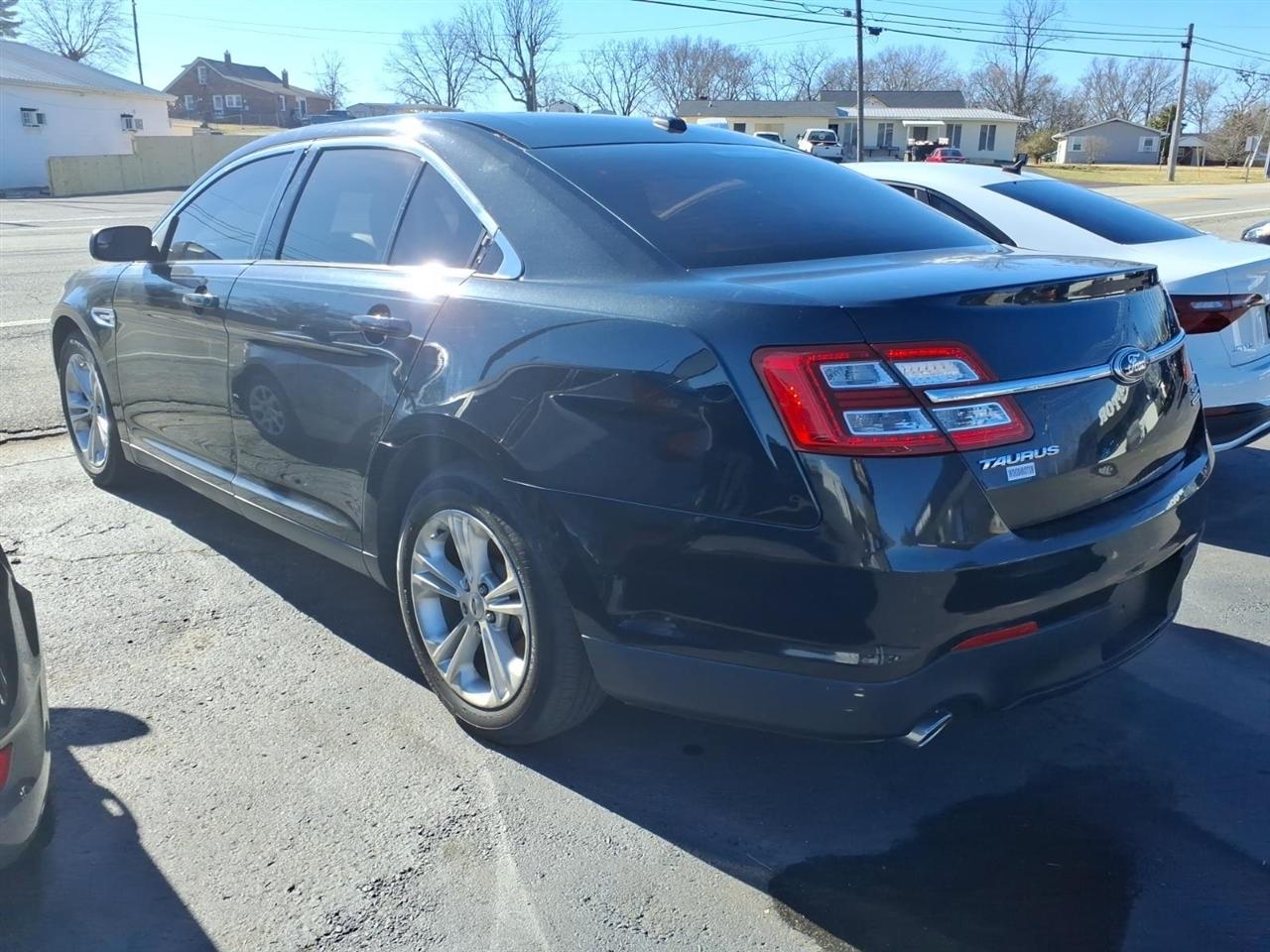 Ford Taurus SEL 4D Sedan 2013