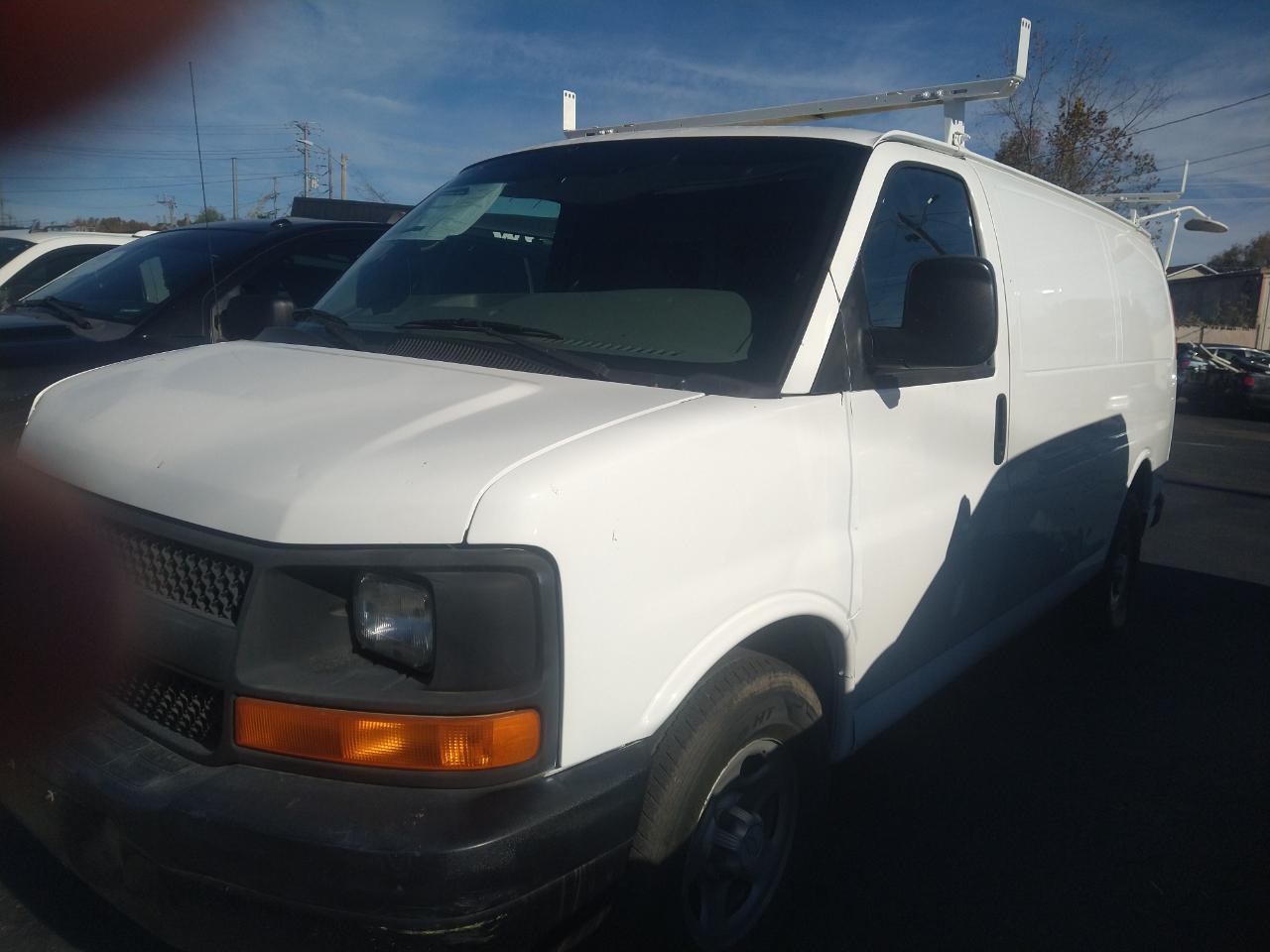2008 Chevrolet Express Cargo Van RWD 1500 135"