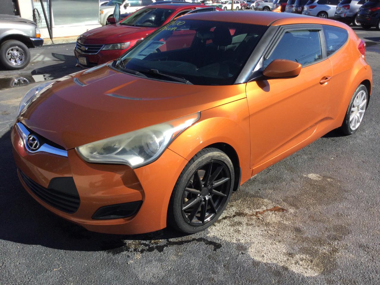 Hyundai Veloster 3dr Cpe Auto w/Black Int 2013