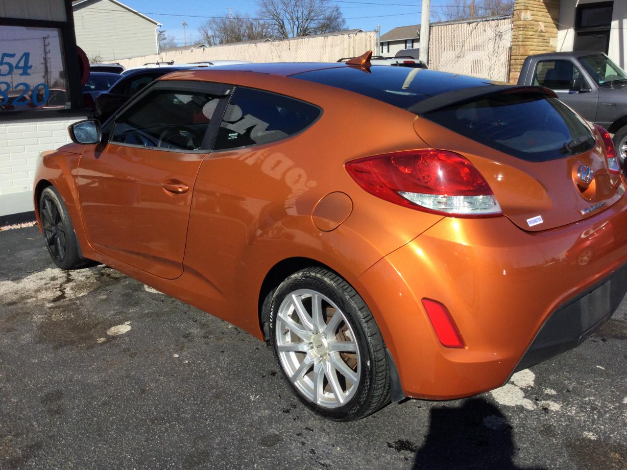 Hyundai Veloster 3dr Cpe Auto w/Black Int 2013