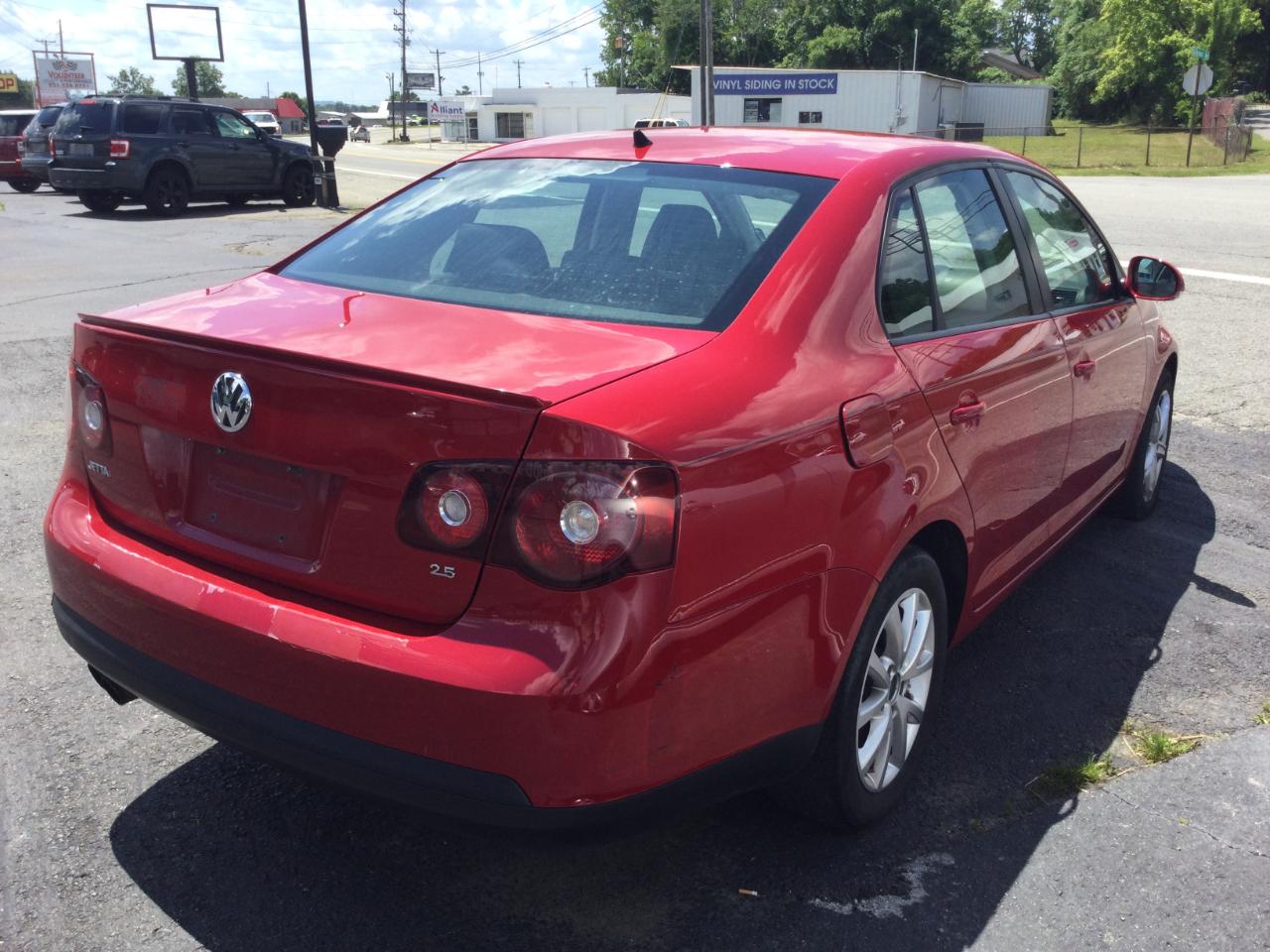 Volkswagen Jetta Sedan  2010