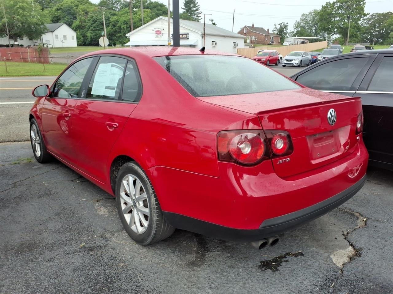 Volkswagen Jetta Sedan  2010